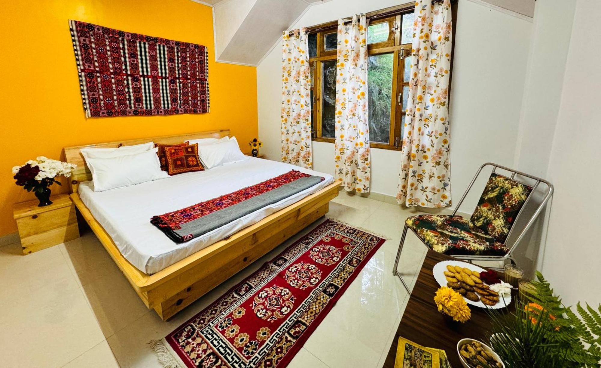 Pine View Retreat Homestay Kalpa
